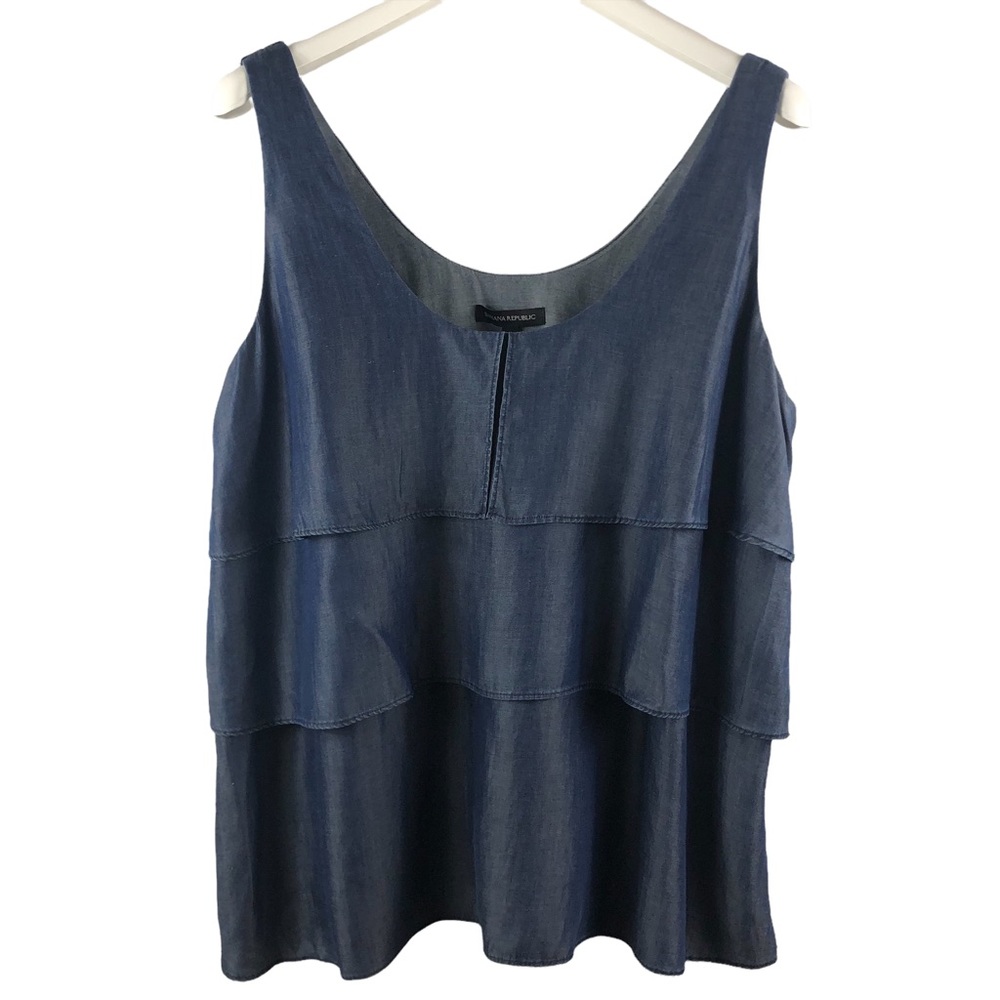 BANANA REPUBLIC NWT. Women’s sleeveless layered top size XL Blue Color